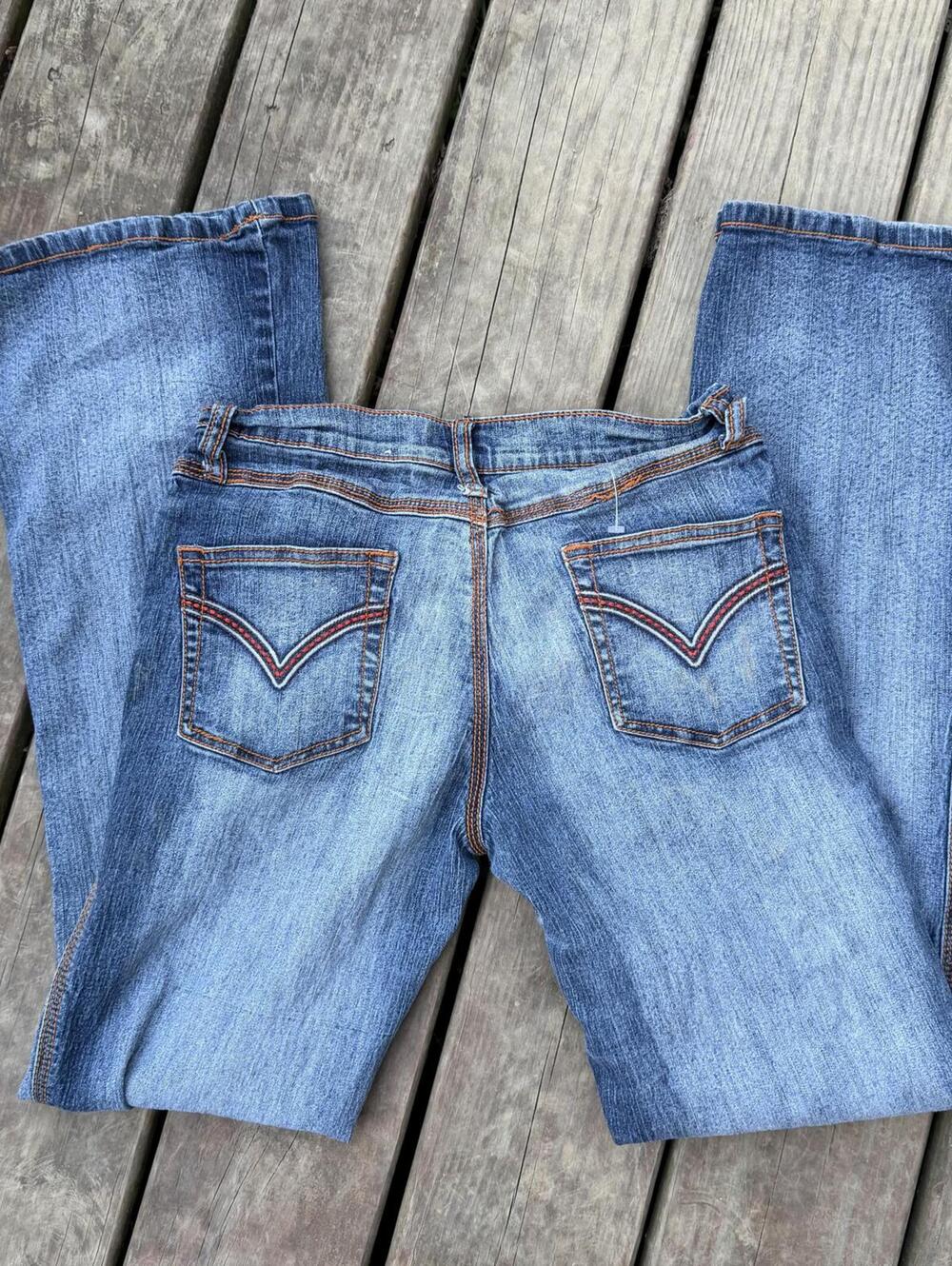 Retro Vibes Flared Denim Jeans - Walk Like You Own the '70s - Picture 6 of 6